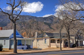 Historic Home w/Pikes Peak Views